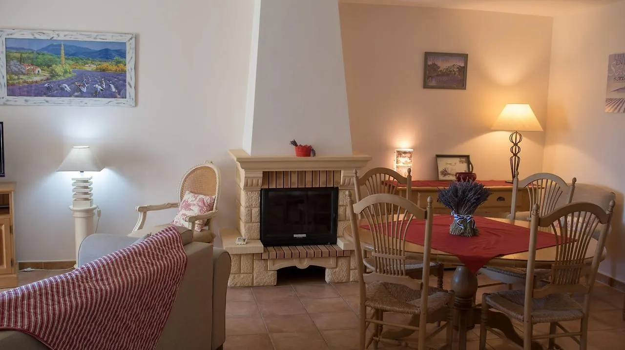 Le Claux du Puits by Ateya Vacances Saint-Trinit 0*,